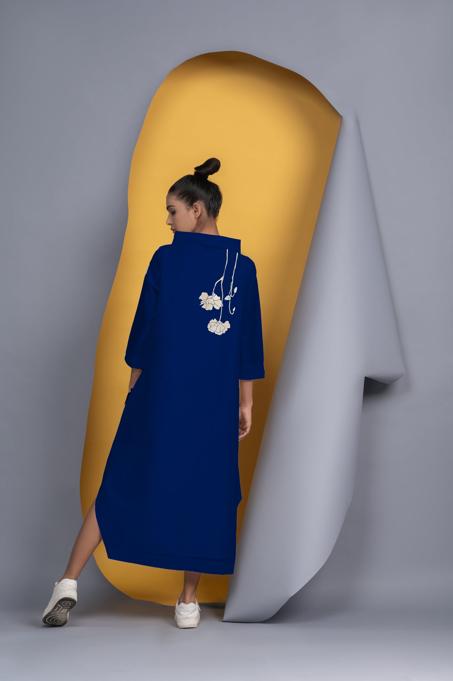 A JEWEL STORY - SILVER CARNATION