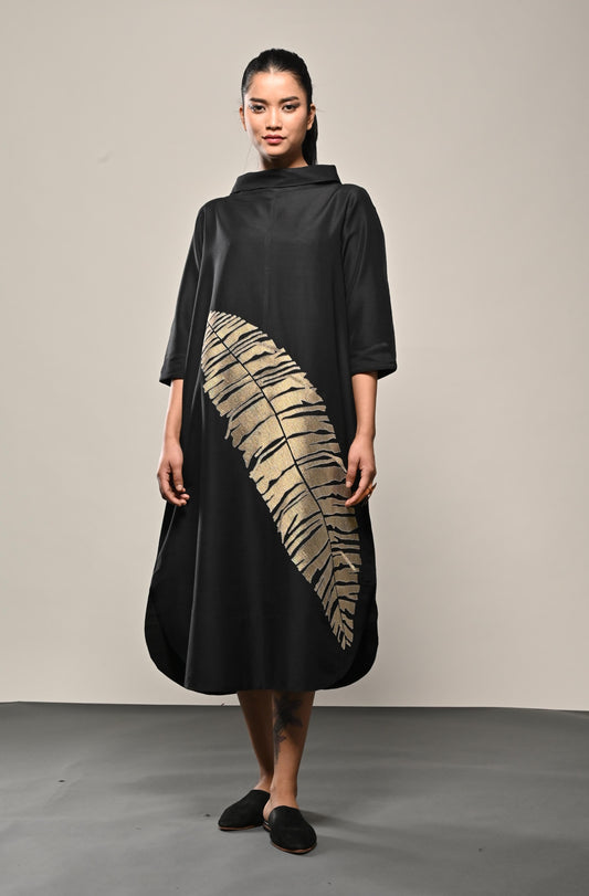 Gold Leaf tagged "black dress" taika by poonam bhagat Gold Leaf tagged "black dress" taika by poonam bhagat